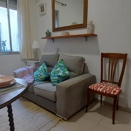 Tipica Casa Sevillana En El Barrio De Triana