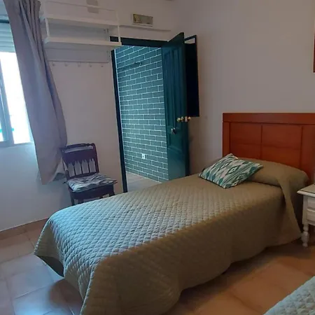 Tipica Casa Sevillana En El Barrio De Triana *